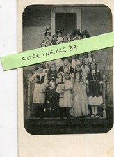 Carte PHoto à identifier Groupe en costume Fillettes en robe de princesse Poupée