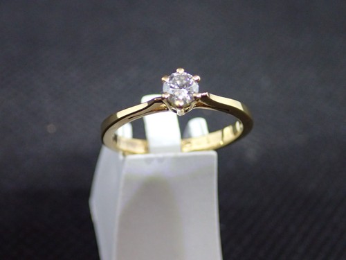 Solitaire jaune 750 ème - solitaire, en