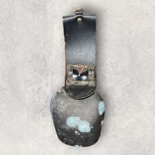 Très Ancienne cloche de vache Et Collier En Cuir Style Devouassoud Sonaille