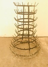 égouttoir à bouteilles de vin . XX siècle .