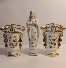 DEUX VASES d'AUTEL et statuette CHRIST  porcelaine de PARIS