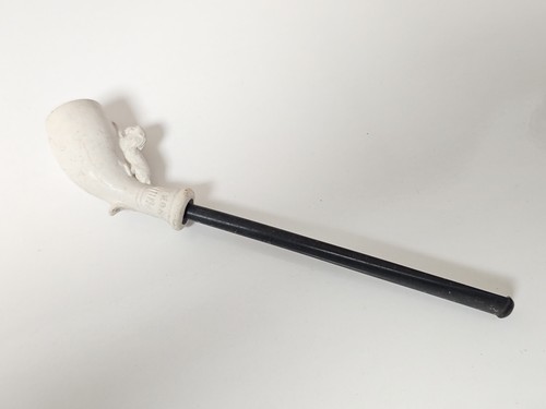 Pipe ancienne sculptée