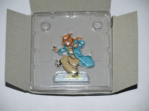 Figurine demi ronde bosse - demi,