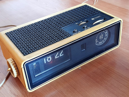 Ancien radio réveil - ancien,