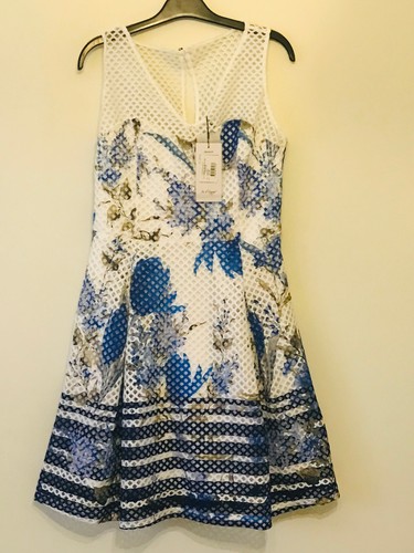 Superbe robe neuve jus - neuve,