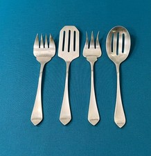 4 couverts a mignardises ERCUIS modèle CITEAUX métal argenté fourchette pelle