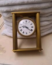 HOUR LAVIGNE Pendule portique