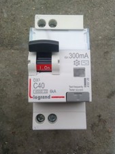 1x disjoncteur différentiel 30ma C40 amp 2 pole legrand type AC référence 410729