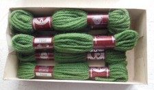 Boite de 6  écheveaux de laine Colbert pour tapisserie DMC N° 7320, mercerie