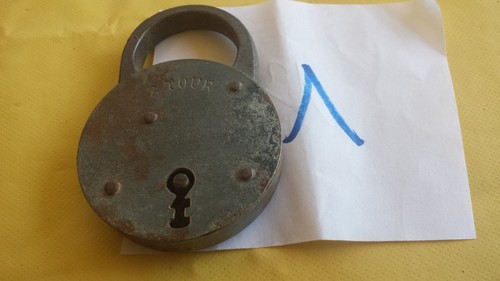 Ancien cadenas tours - 2, en