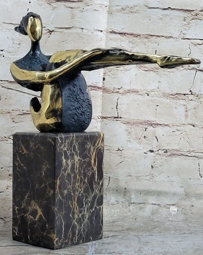 Sculpture bronze signée - en,