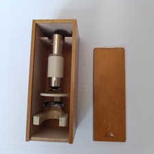 Ancien microscope RAM