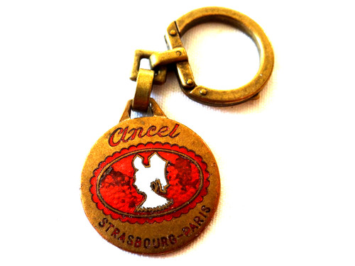 Porte clés augis émaillé - porte,
