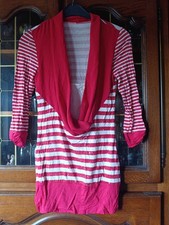 Tunique rouge et blanche, No