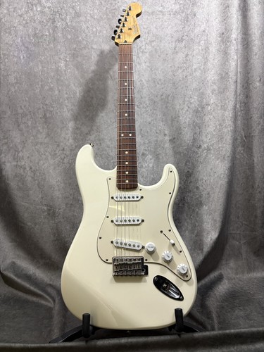 White mexican fender - white,
