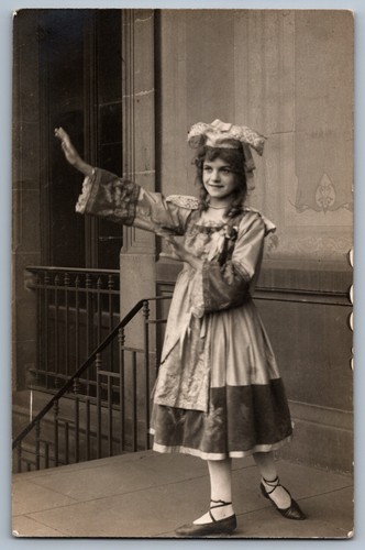 1919 carte photo - carte, jeune