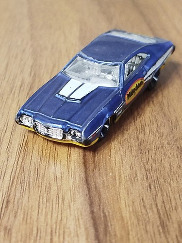 Voiture hotwheels ford gran - ford,