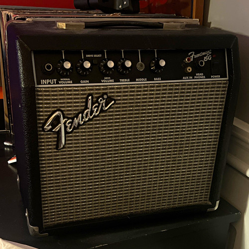 Fender frontman 15g 15w solid - frontman,