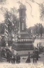 CPA 78 VERSAILLES L.L.M.M.LE ROI ET LA REINE D'ITALIE A PARIS A VERSAILLES PYLON
