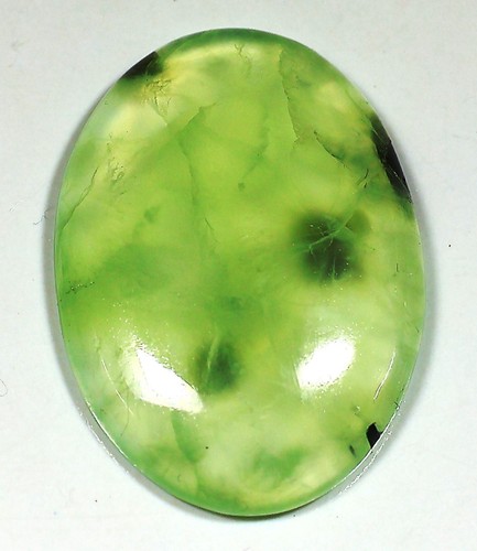 Cabochon ovale préhnite vert