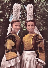 29 POULDREUZIC COSTUME