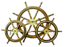 Ancien volant bateau en bois