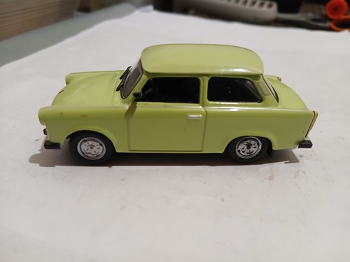 Trabant 601 limousine verte - limousine,