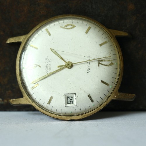 Montre mécanique ancienne - ,