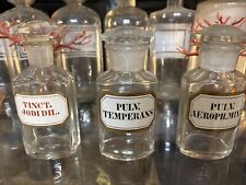 Flacons pharmacie anciens,étiquettes émail bouchon taillé cabinet de curiosité..