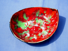 Coupelle vide poche plat en émaillé cul noir voir la signature