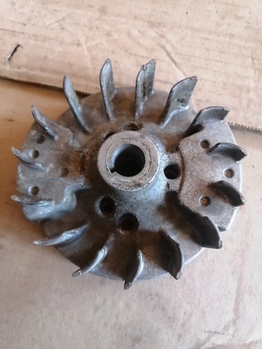 Volant moteur - , (origine)
