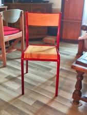 3 chaises d'écolier  bonne état 