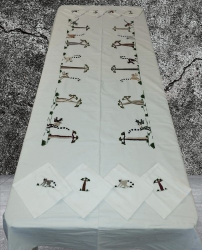 Nappe brodée faite main - nappe,