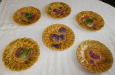 6 Assiettes en BARBOTINE DE SARREGUEMINES à Décor de FRUITS