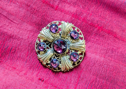 Broche ancienne