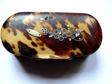 Boite de tabac à priser avec