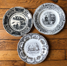 Lot de trois assiettes à