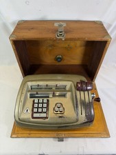 Machine à calculer ancienne