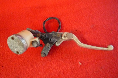 Pompe frein avant droite - pompe,