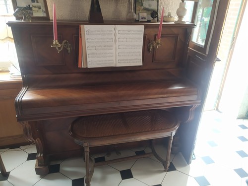 Piano droit venir - droit(1900), à