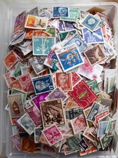 Lot de 1000 petits/moyens timbres du monde oblitérés en vrac