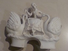 ANCIEN BISCUIT LA DAME AUX