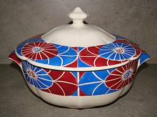 Ancienne soupière en céramique de Sarreguemines DV modèle Sonia - Faience