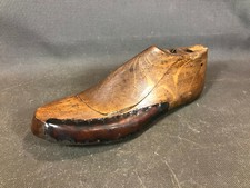 Ancien embauchoir forme de chaussure en bois outil de cordonnier déco atelier