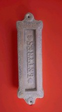 Ancienne Trappe / Entrée De Boîte à Lettres En Fonte , Décor Relief, 1900