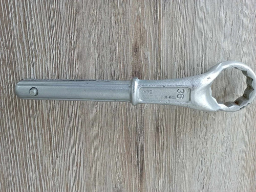 Clé polygonale contrecoudée