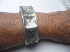 LA TRIBU RIGAUX bracelet imposant acier argenté VINTAGE NEUF