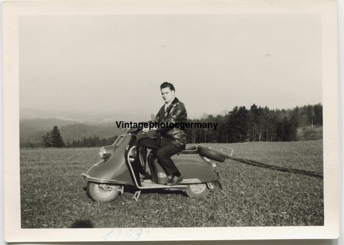 Z1227 photo 1960s vespa - z1227,