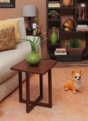 Brown side end table - 🟫brown,