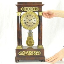 PENDULE HORLOGE COLONNES ACAJOU BRONZE DORE EPOQUE RESTAURATION DEBUT 19 eme S.